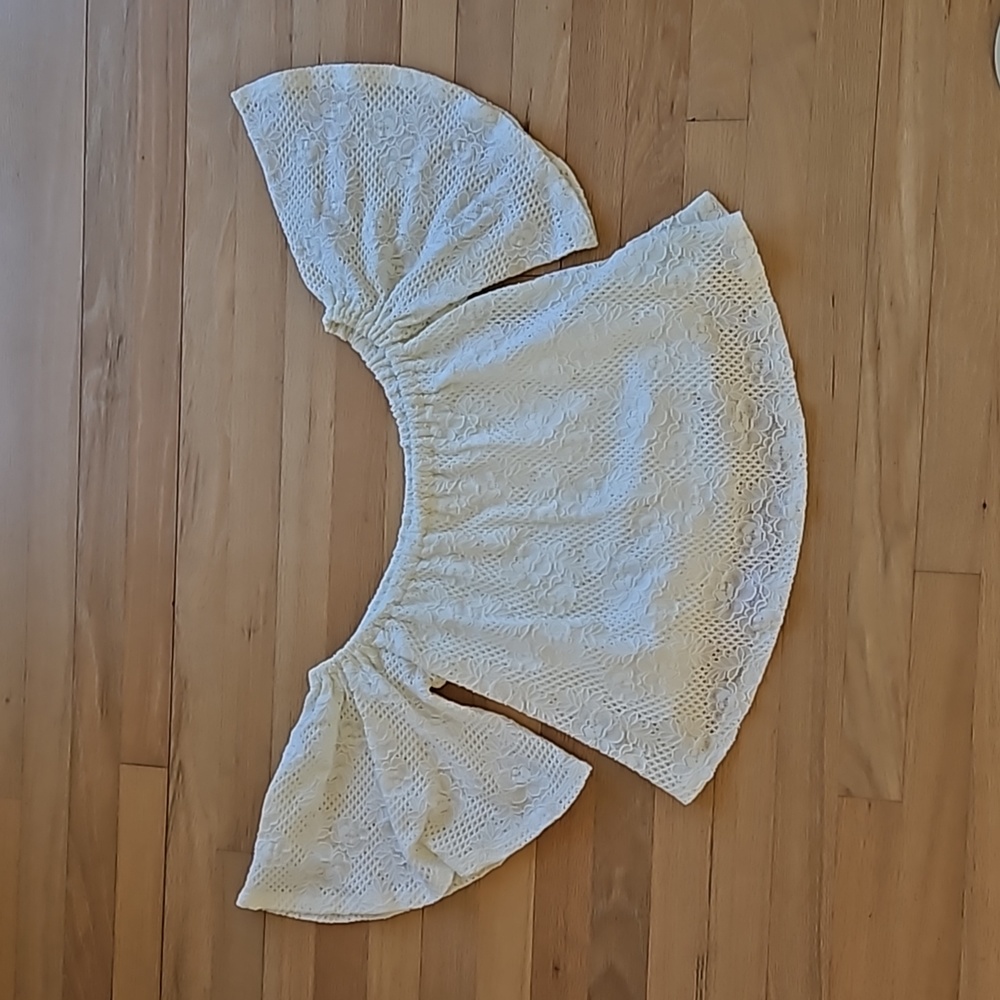Chelsea28 Off the Shoulder Crop Top